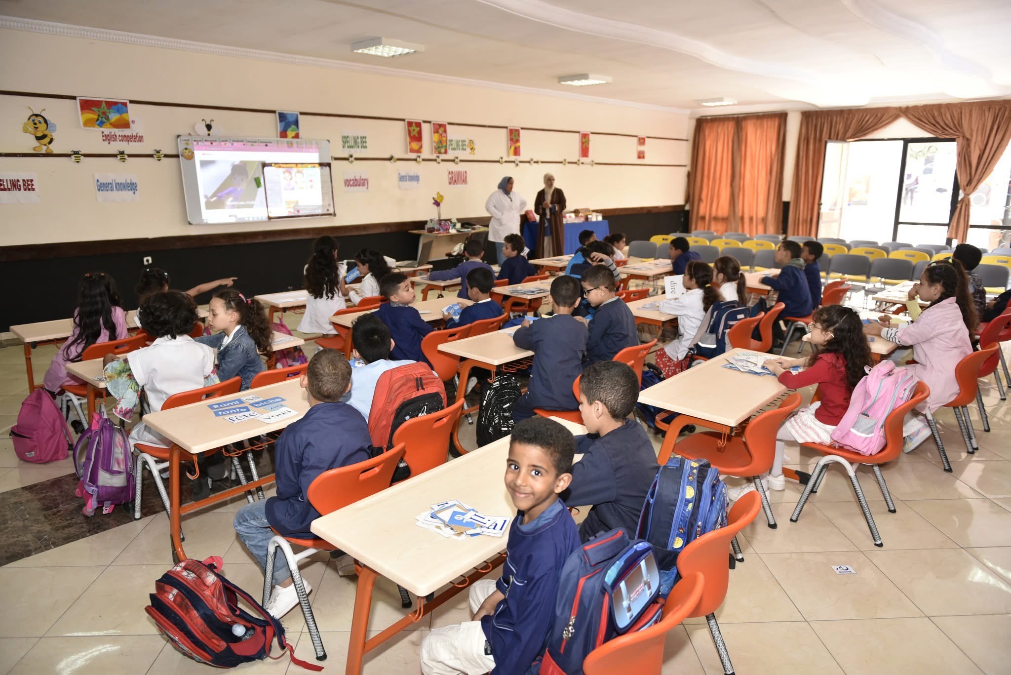 Groupe d'élèves en sortie