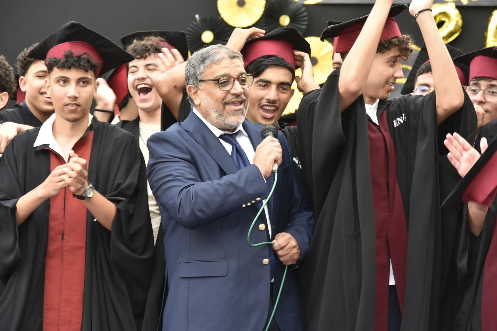 Élèves avec des projets de robotique